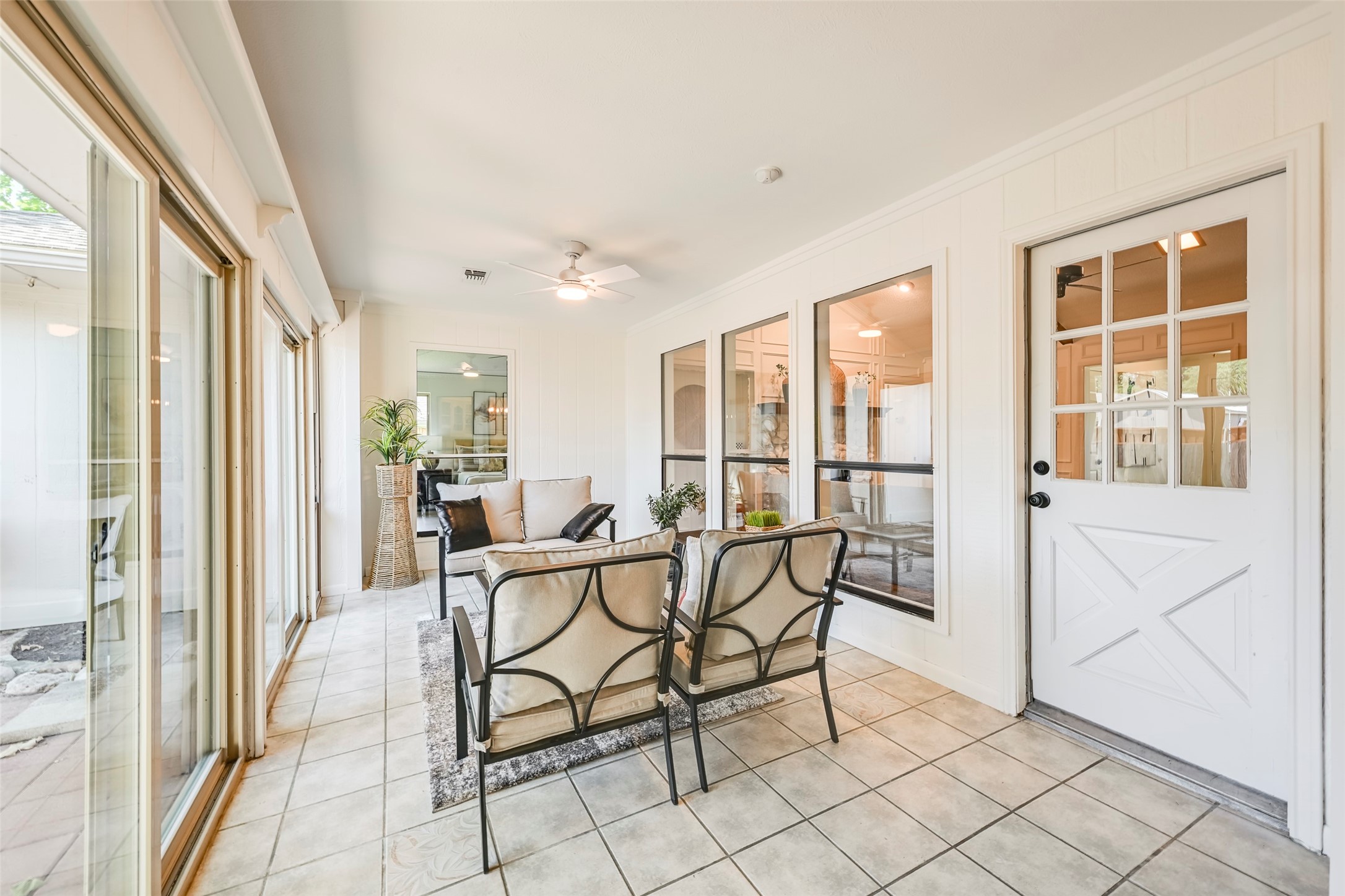 1913 Middle Glen Drive Carrollton TX 75007