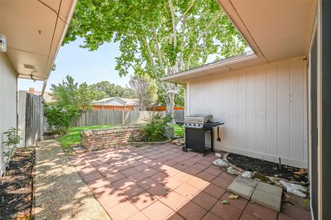 1913 Middle Glen Drive Carrollton TX 75007