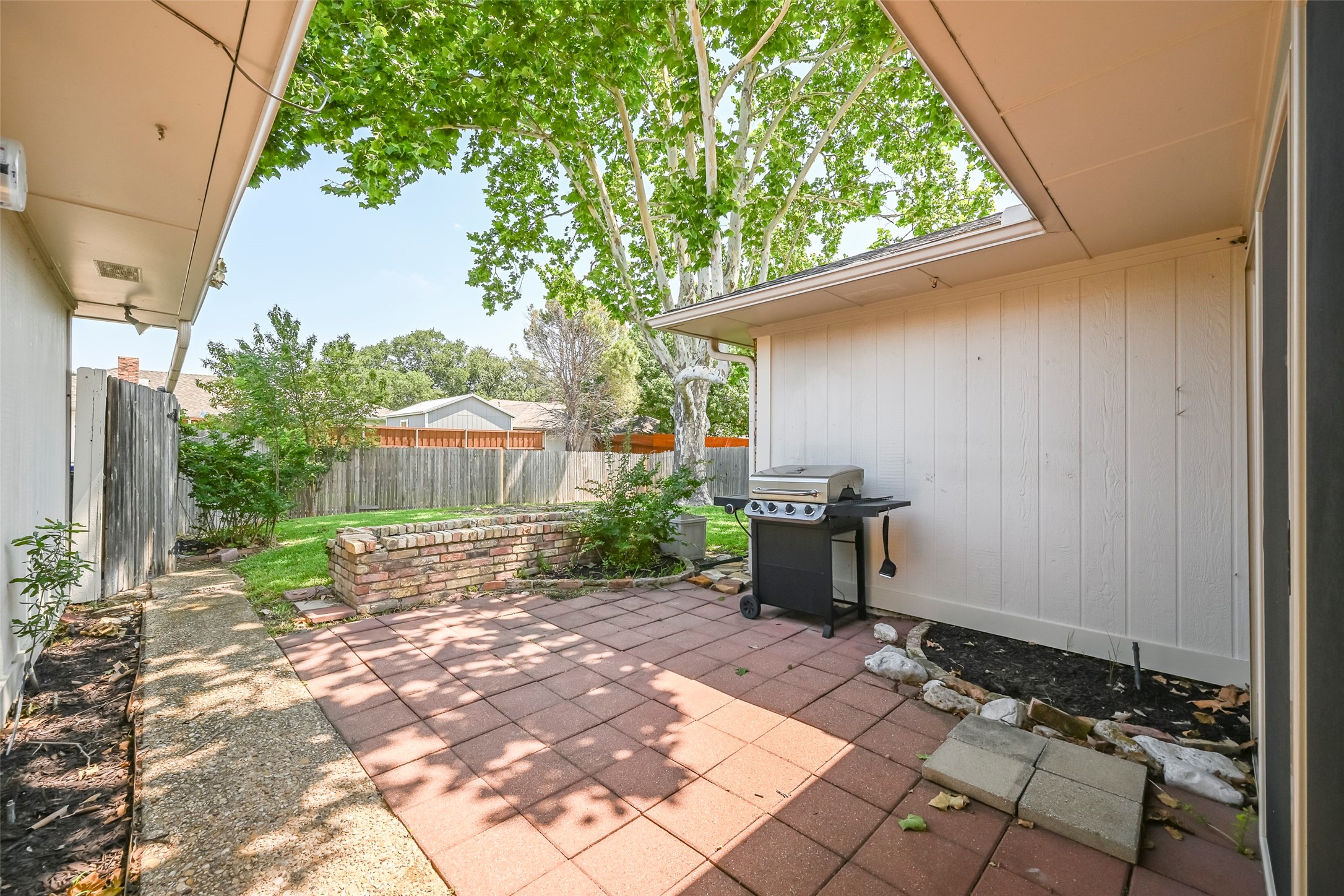 1913 Middle Glen Drive Carrollton TX 75007