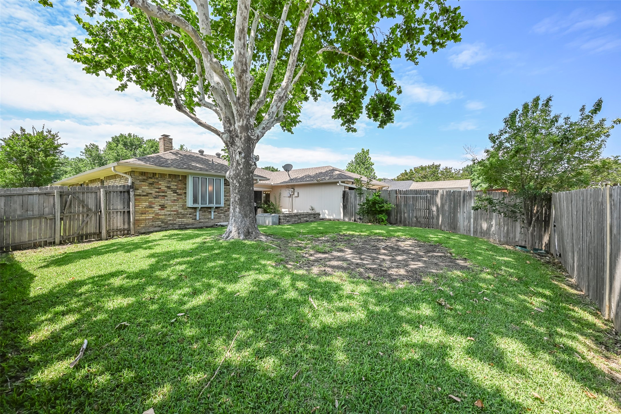 1913 Middle Glen Drive Carrollton TX 75007