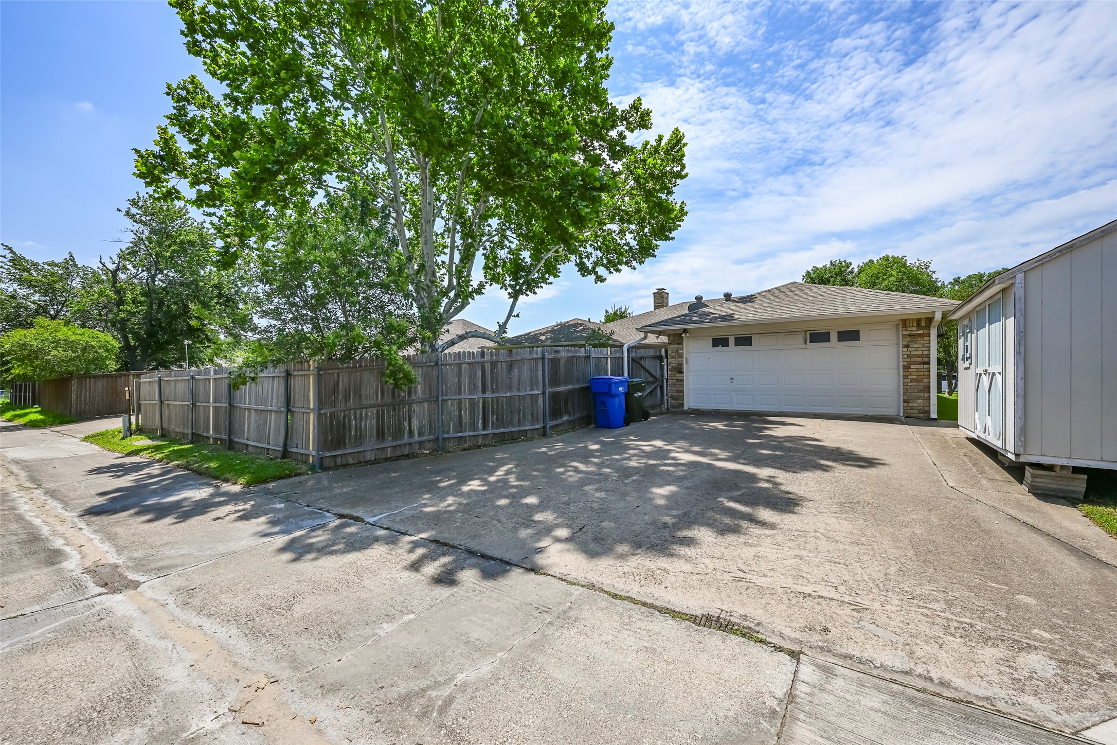 1913 Middle Glen Drive Carrollton TX 75007