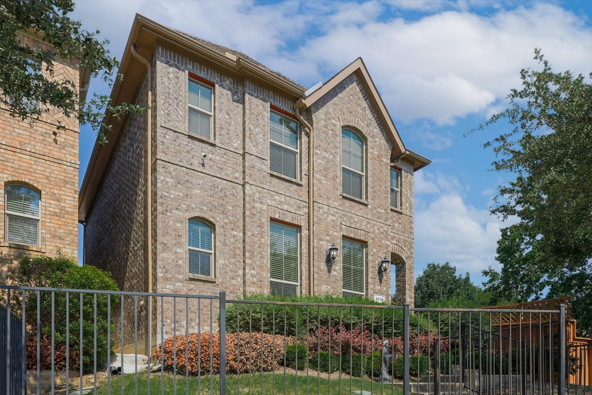 2430 Sunderland Lane Lewisville TX 75067