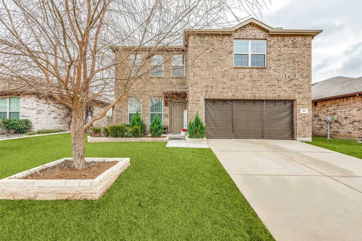909 Ravenwood Lane Van Alstyne TX 75495