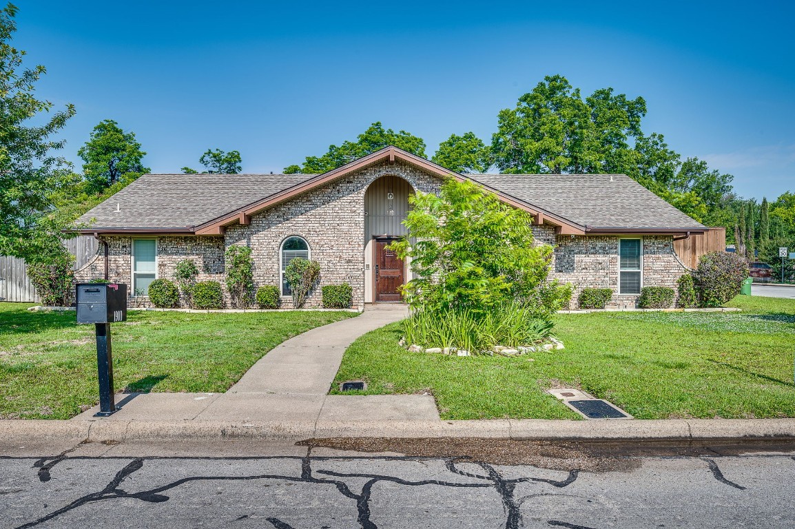 1900 Winewood Lane Arlington TX 76013