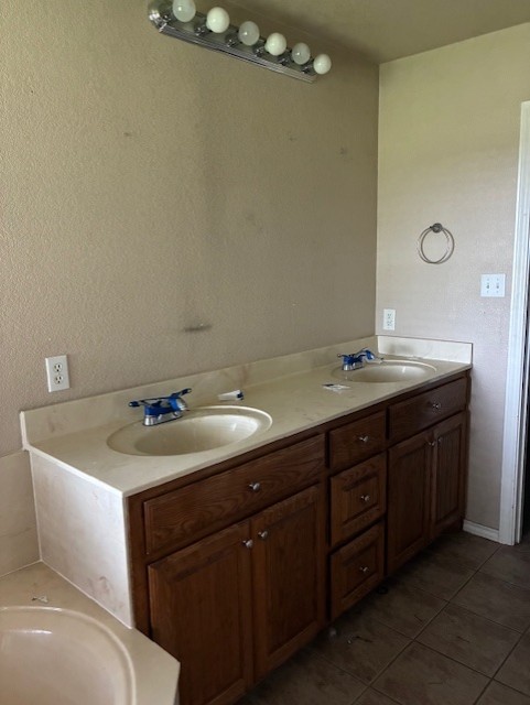 1157 N 3rd Street Wills Point TX 75169