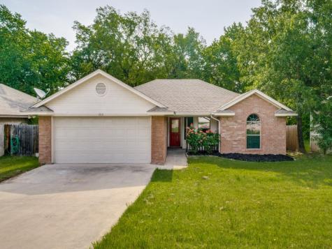 1010 Van Winkle Street Weatherford TX 76086
