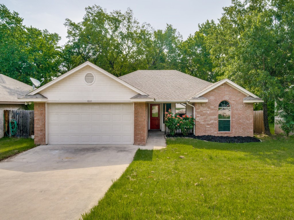 1010 Van Winkle Street Weatherford TX 76086