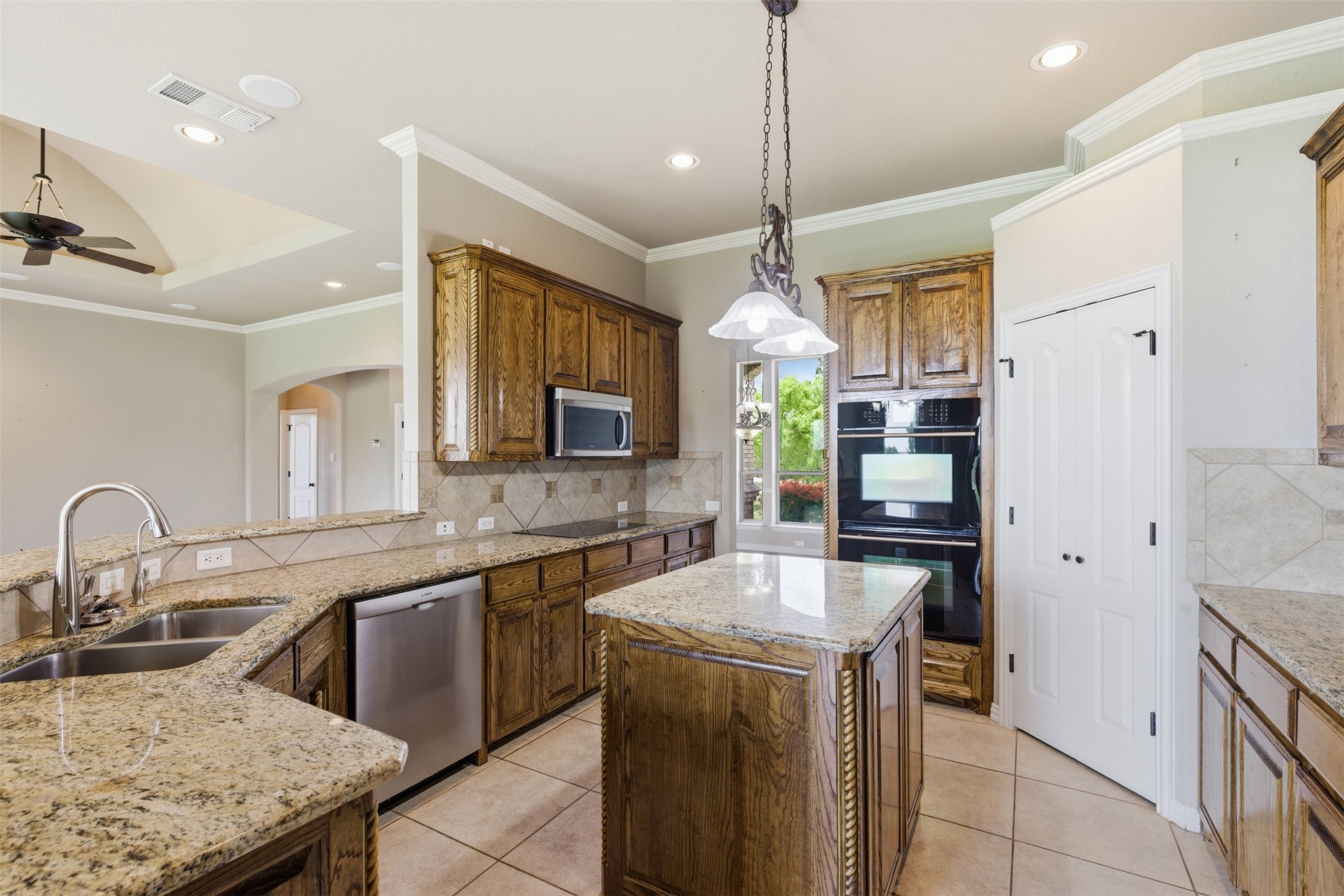6900 Breezy Bluff Court Fort Worth TX 76126