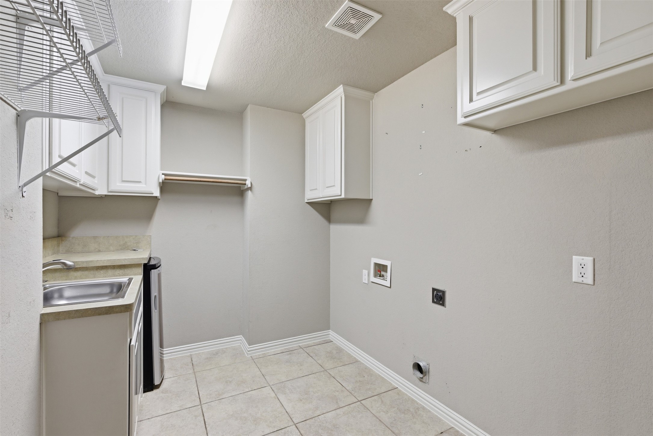 6900 Breezy Bluff Court Fort Worth TX 76126