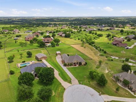 6900 Breezy Bluff Court Fort Worth TX 76126