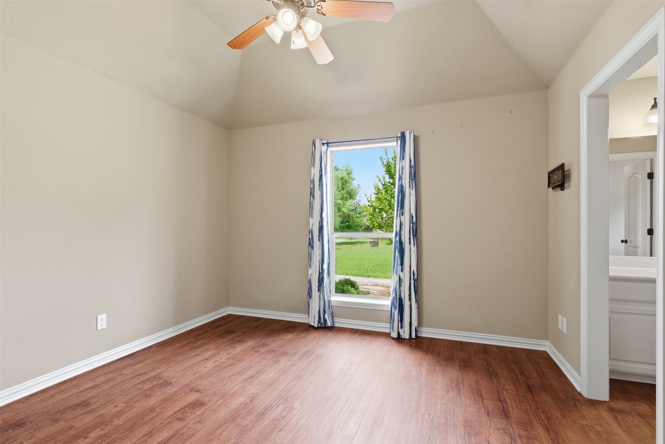 6900 Breezy Bluff Court Fort Worth TX 76126