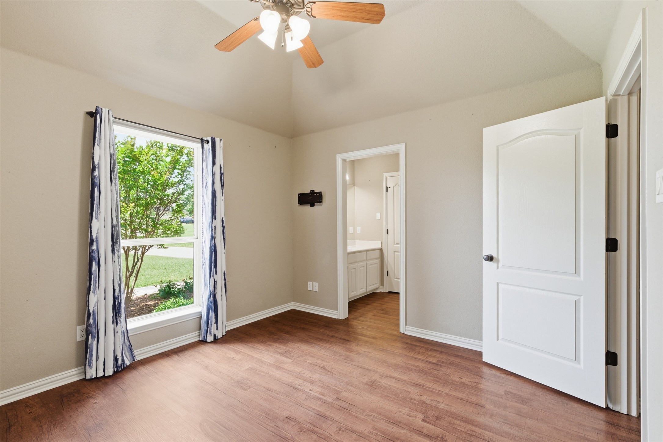 6900 Breezy Bluff Court Fort Worth TX 76126