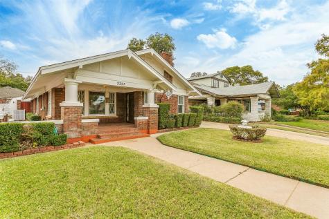 2227 Mistletoe Boulevard Fort Worth TX 76110