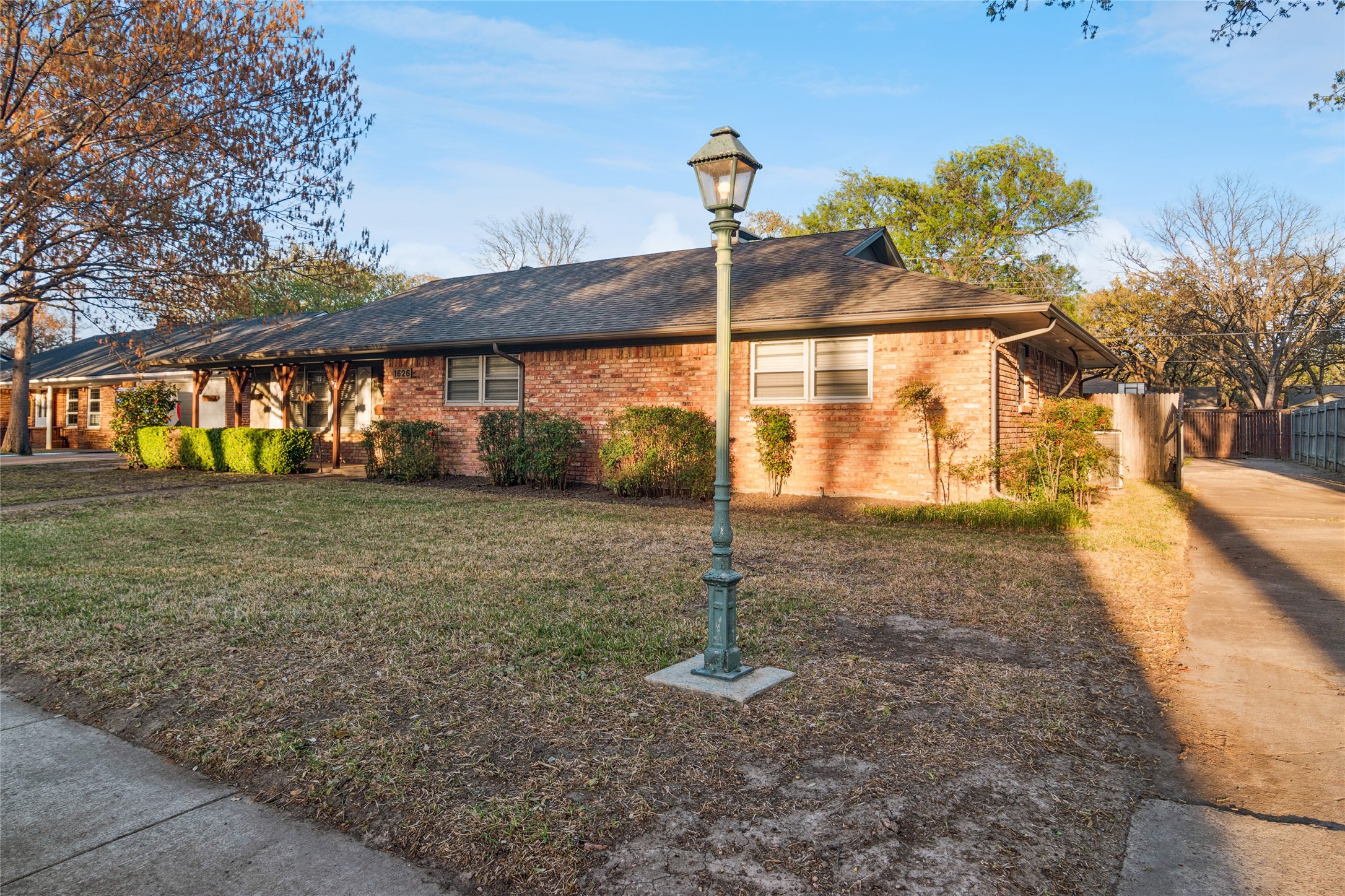 1626 Post Oak Drive Irving TX 75061