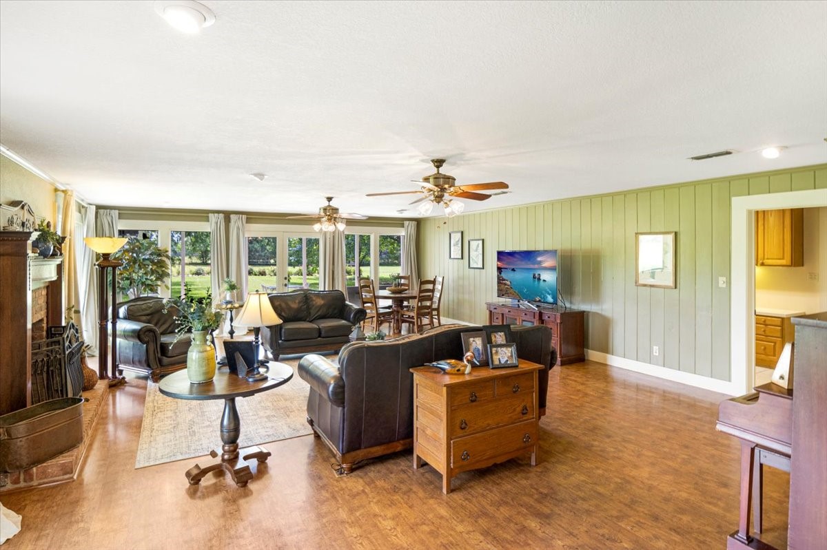 20272 County Road 4126 Lindale TX 75771