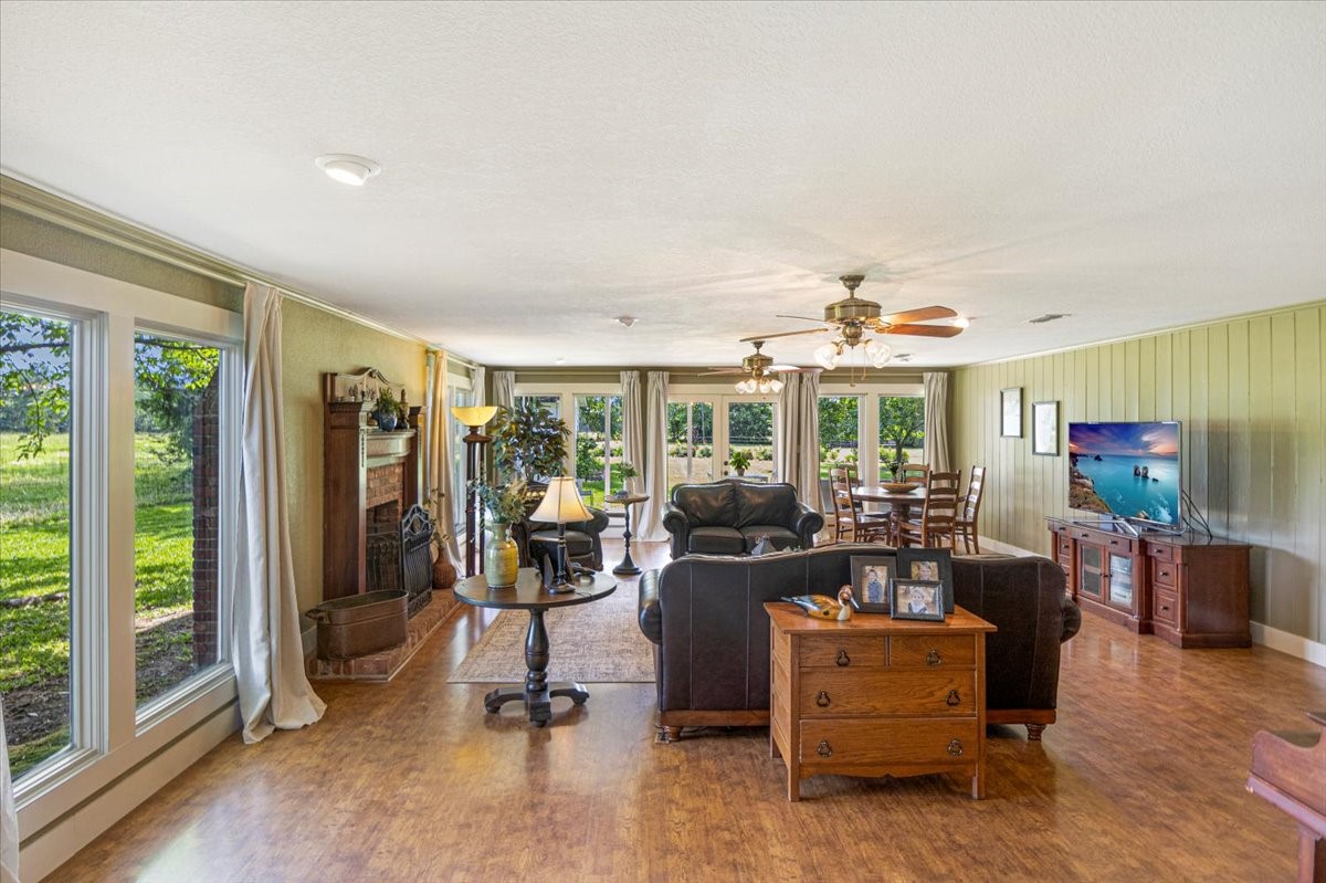 20272 County Road 4126 Lindale TX 75771