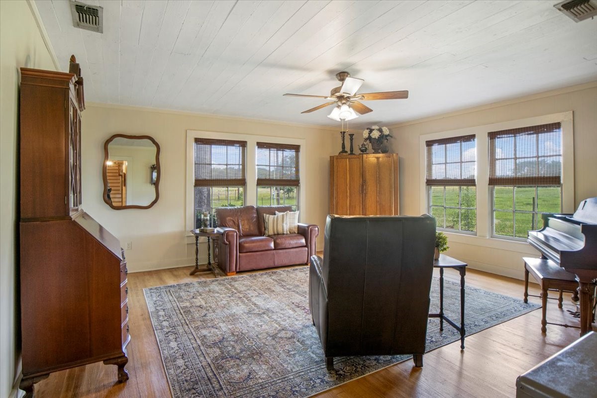 20272 County Road 4126 Lindale TX 75771