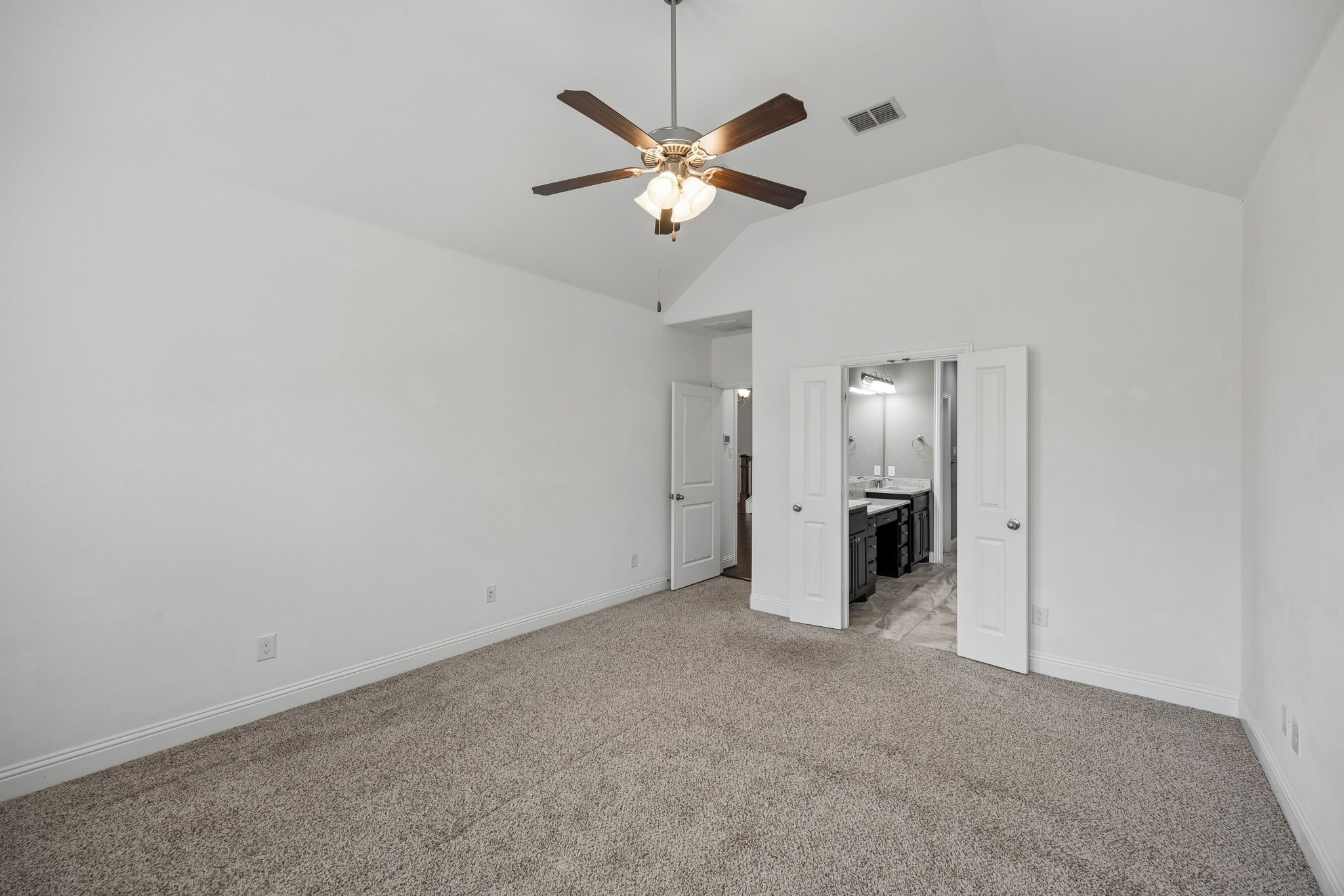 404 Warwick Boulevard Lewisville TX 75056