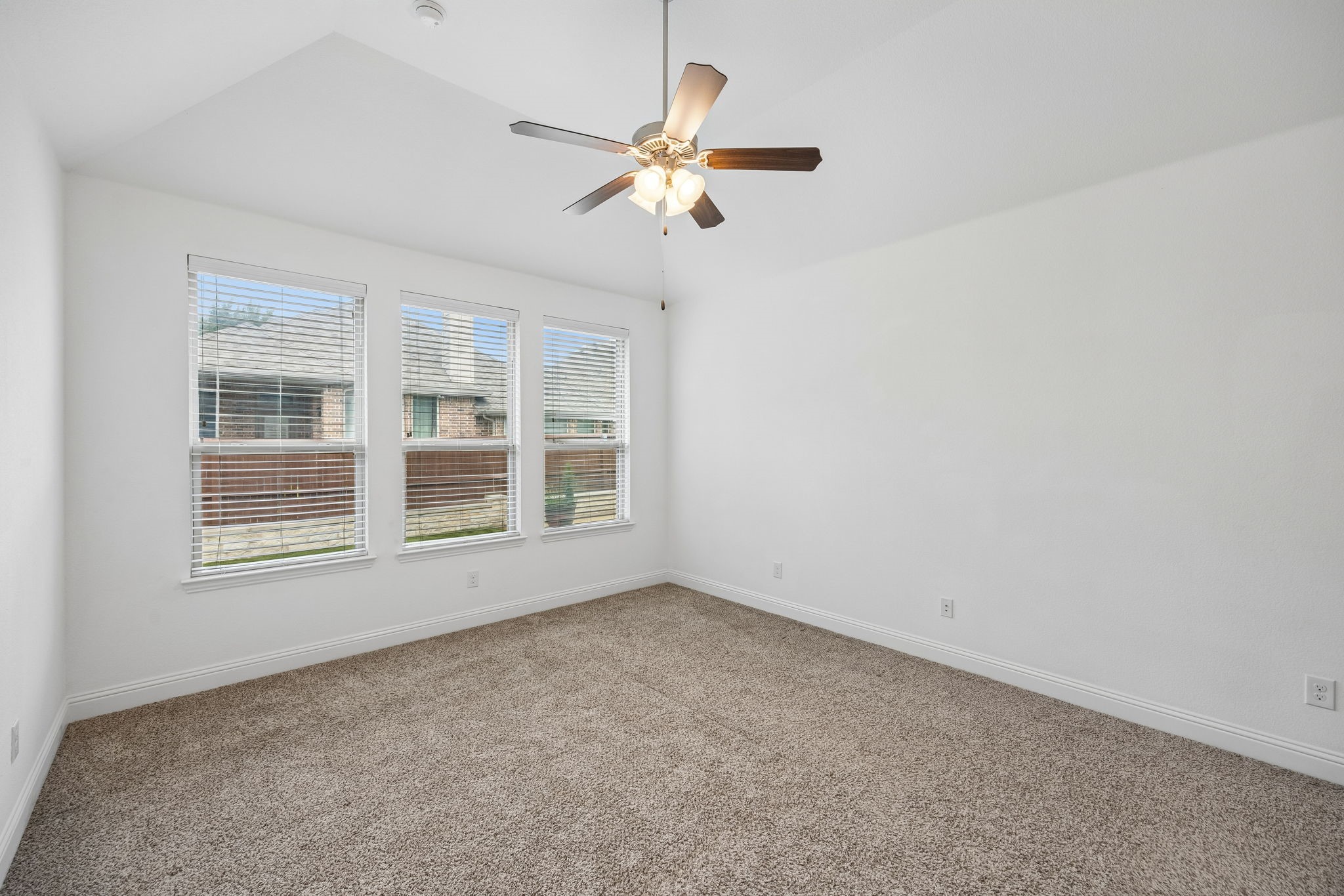 404 Warwick Boulevard Lewisville TX 75056