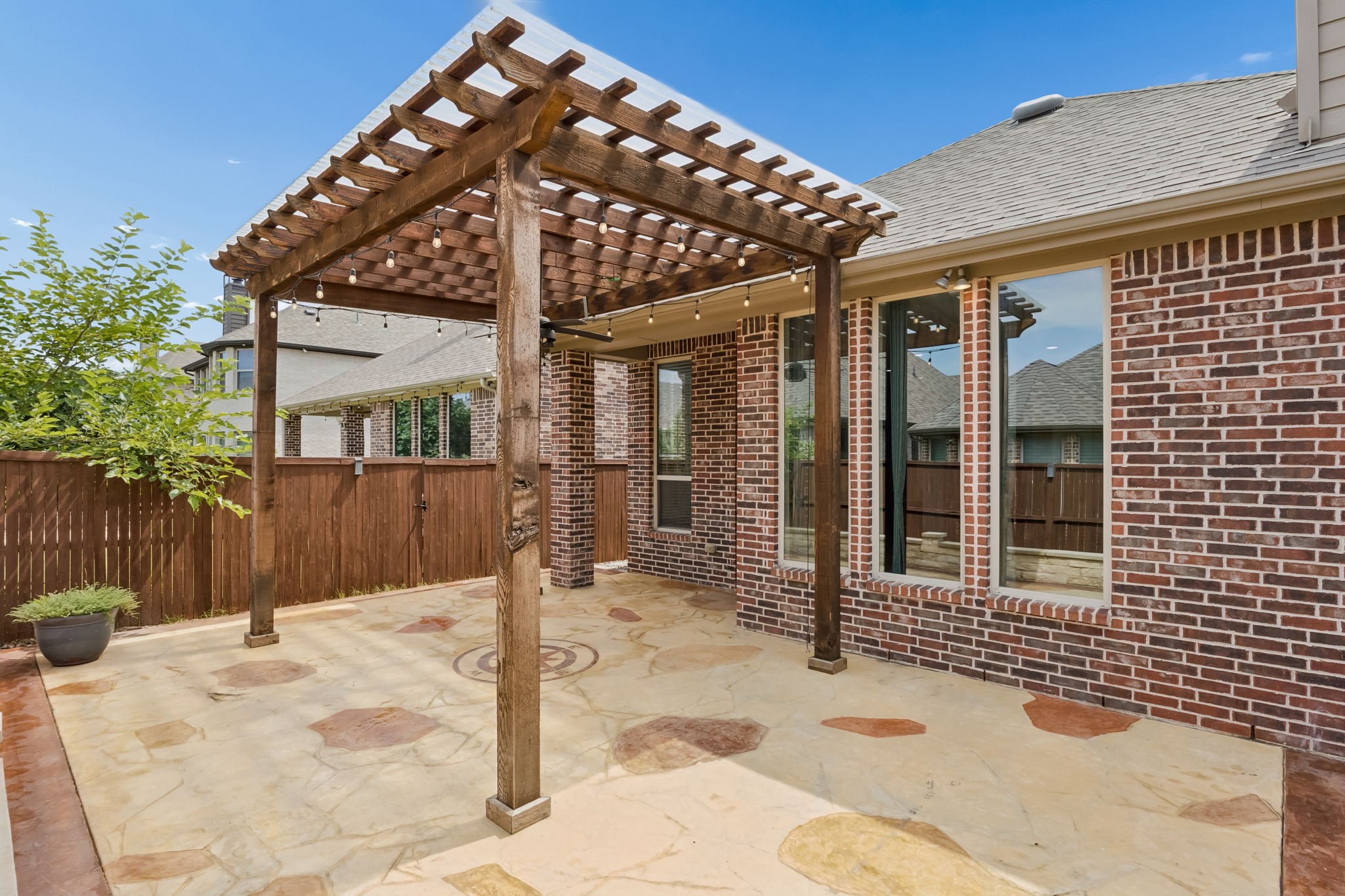 404 Warwick Boulevard Lewisville TX 75056