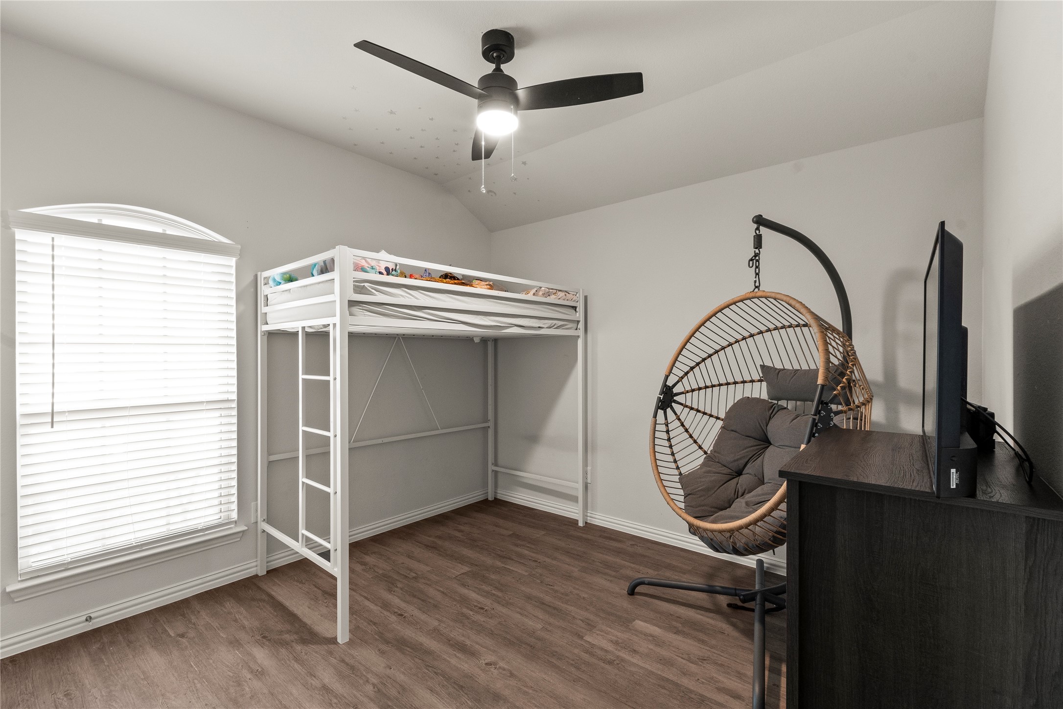 115 Oak Springs Loop Mabank TX 75147