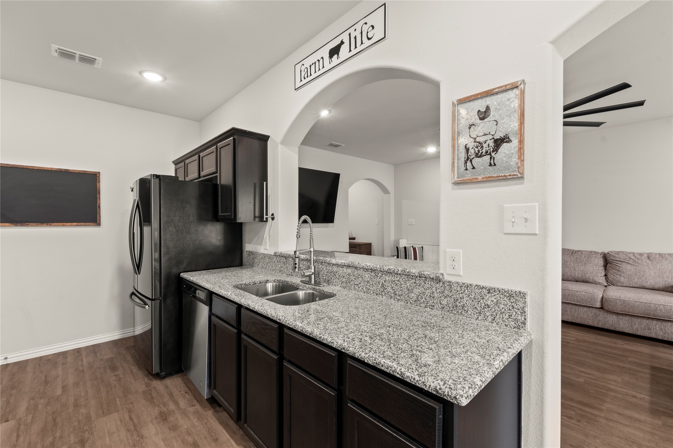 115 Oak Springs Loop Mabank TX 75147