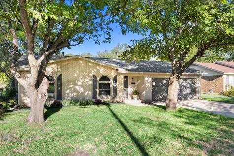 812 Thompson Drive Saginaw TX 76179