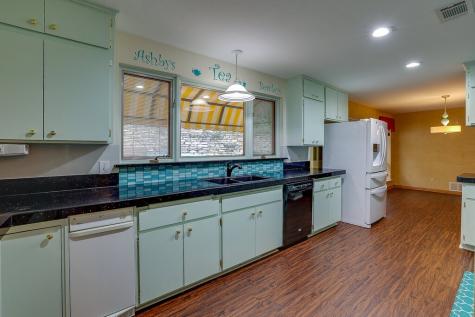 1405 Blackhill Court Arlington TX 76012