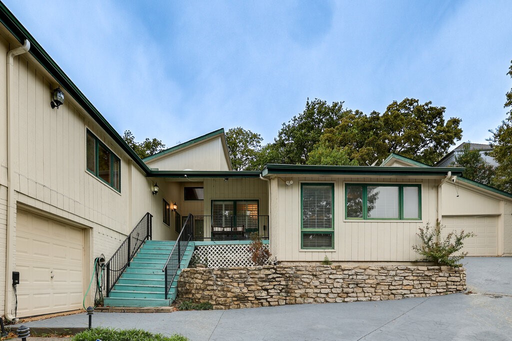 1405 Blackhill Court Arlington TX 76012