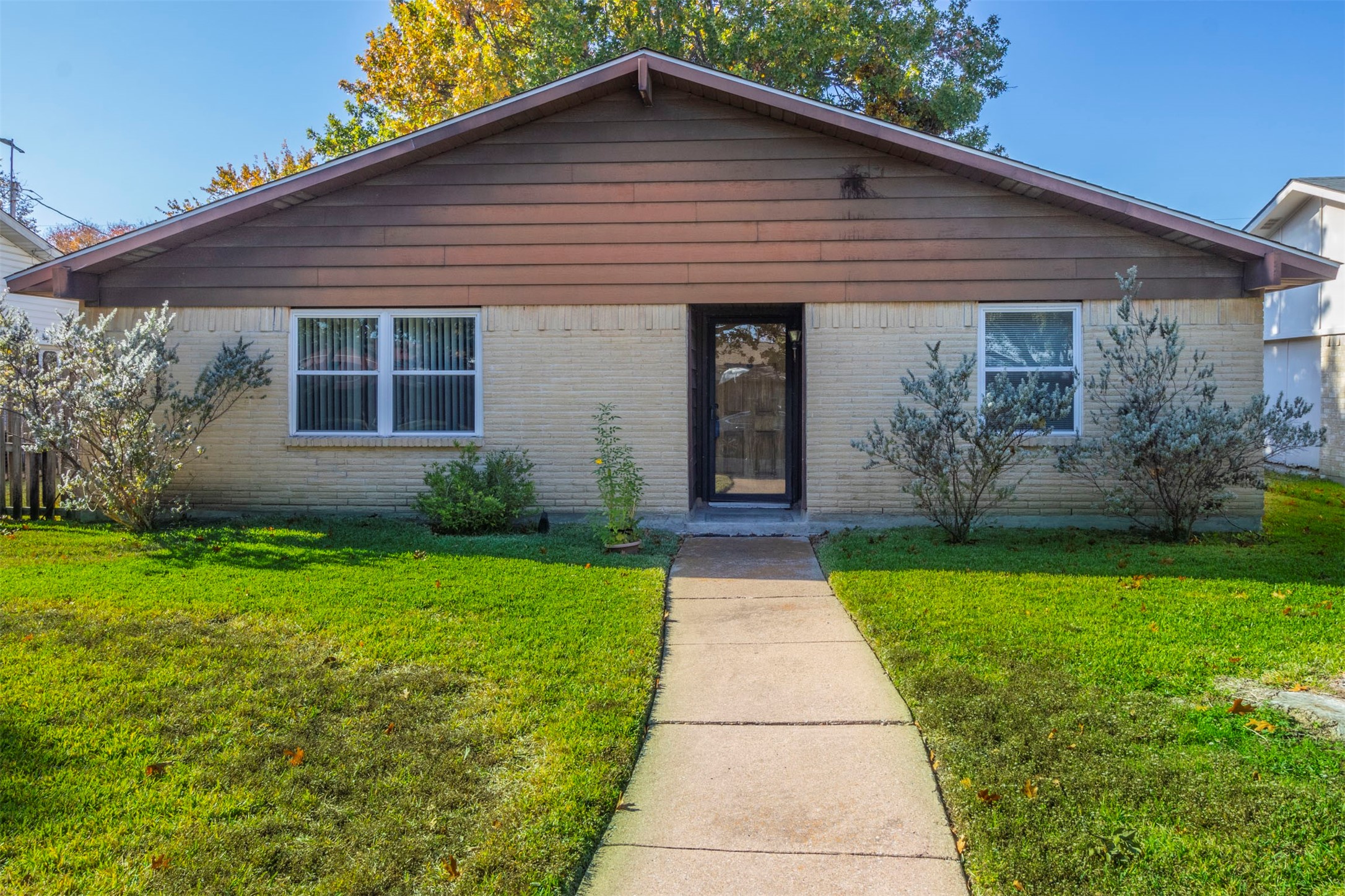 3125 Rainbow Drive Grand Prairie TX 75052