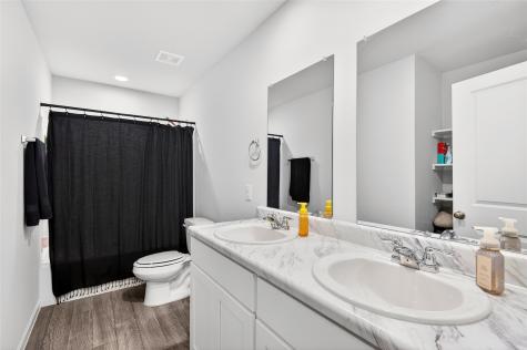 821 Sugartree Drive Cleburne TX 76031