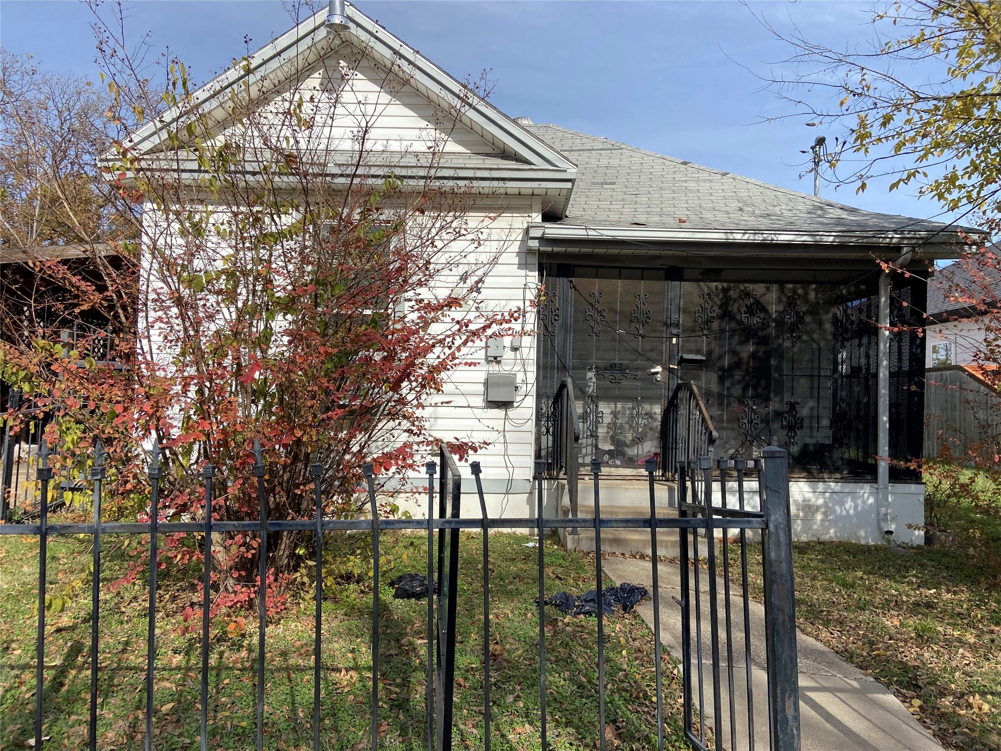 1843 Dennison Street Dallas TX 75212