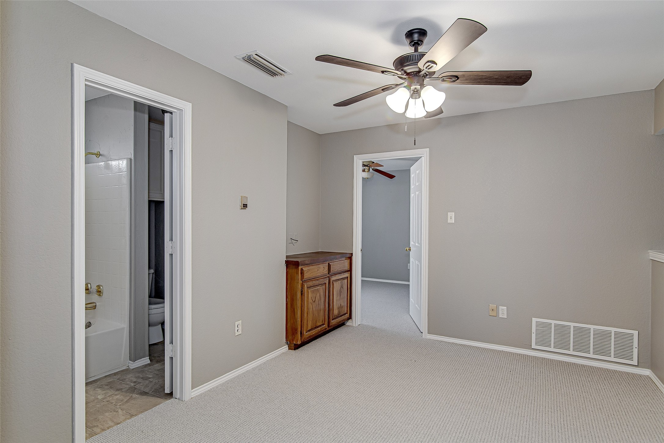 6701 Johns Court Arlington TX 76016