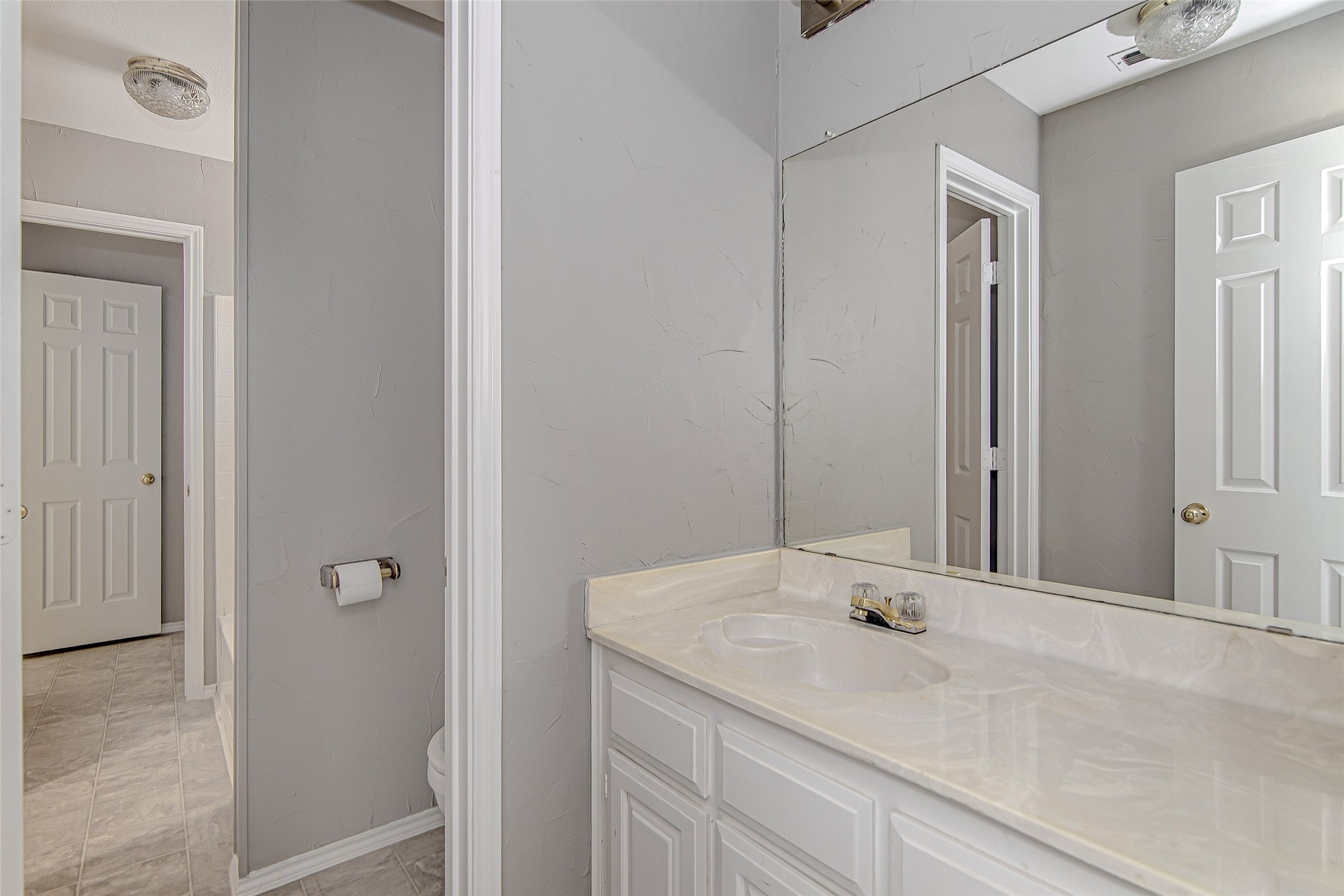 6701 Johns Court Arlington TX 76016