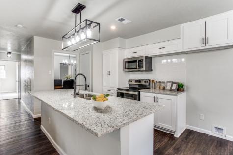 4013 Burkett Drive Benbrook TX 76116