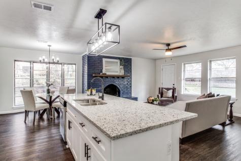 4013 Burkett Drive Benbrook TX 76116