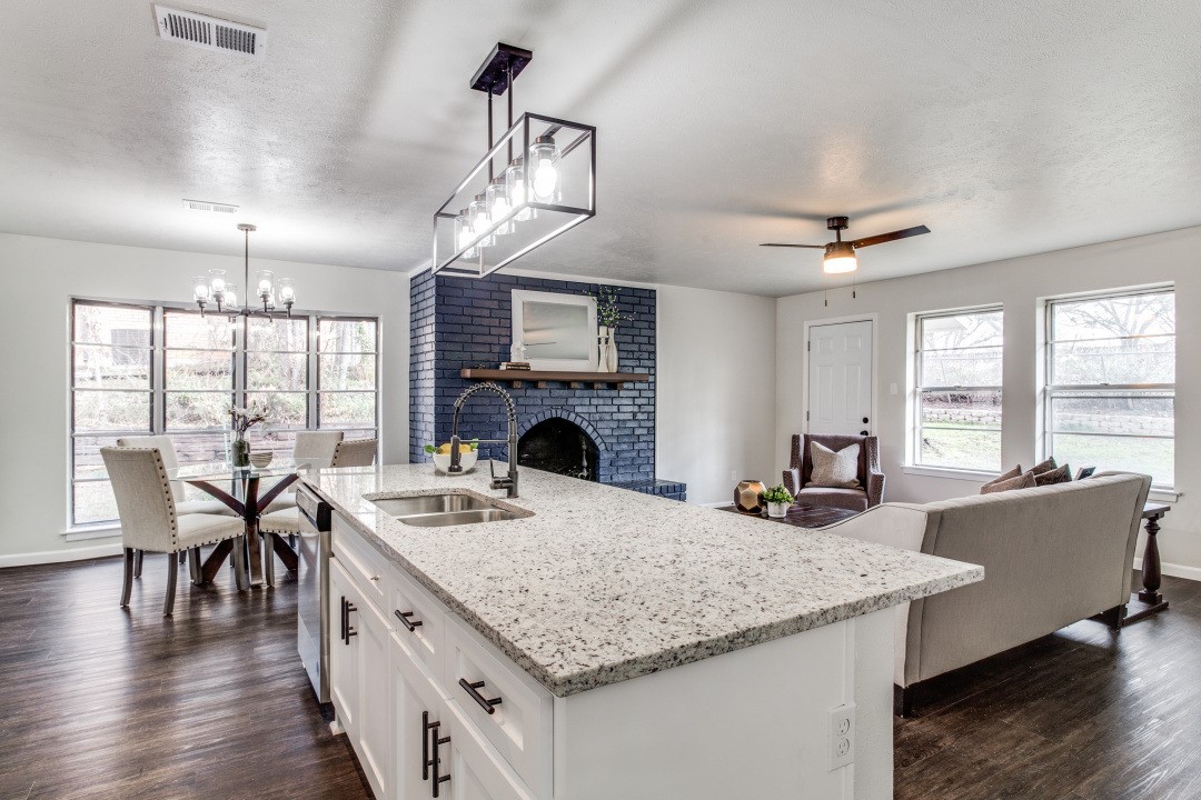 4013 Burkett Drive Benbrook TX 76116
