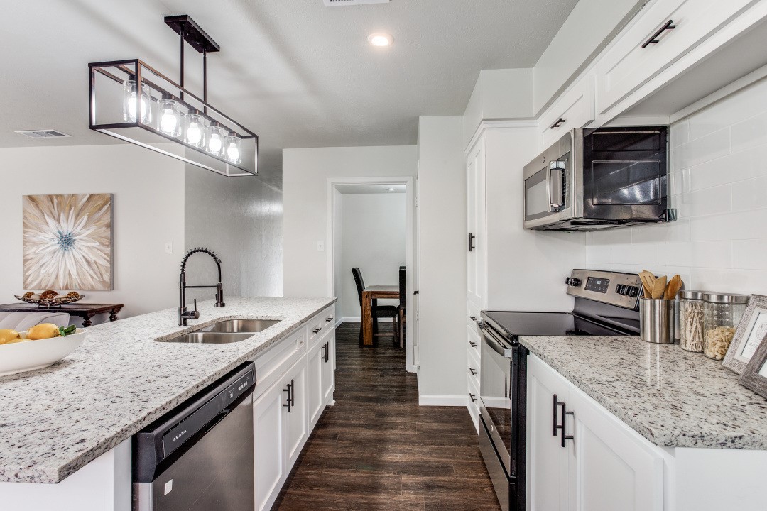 4013 Burkett Drive Benbrook TX 76116