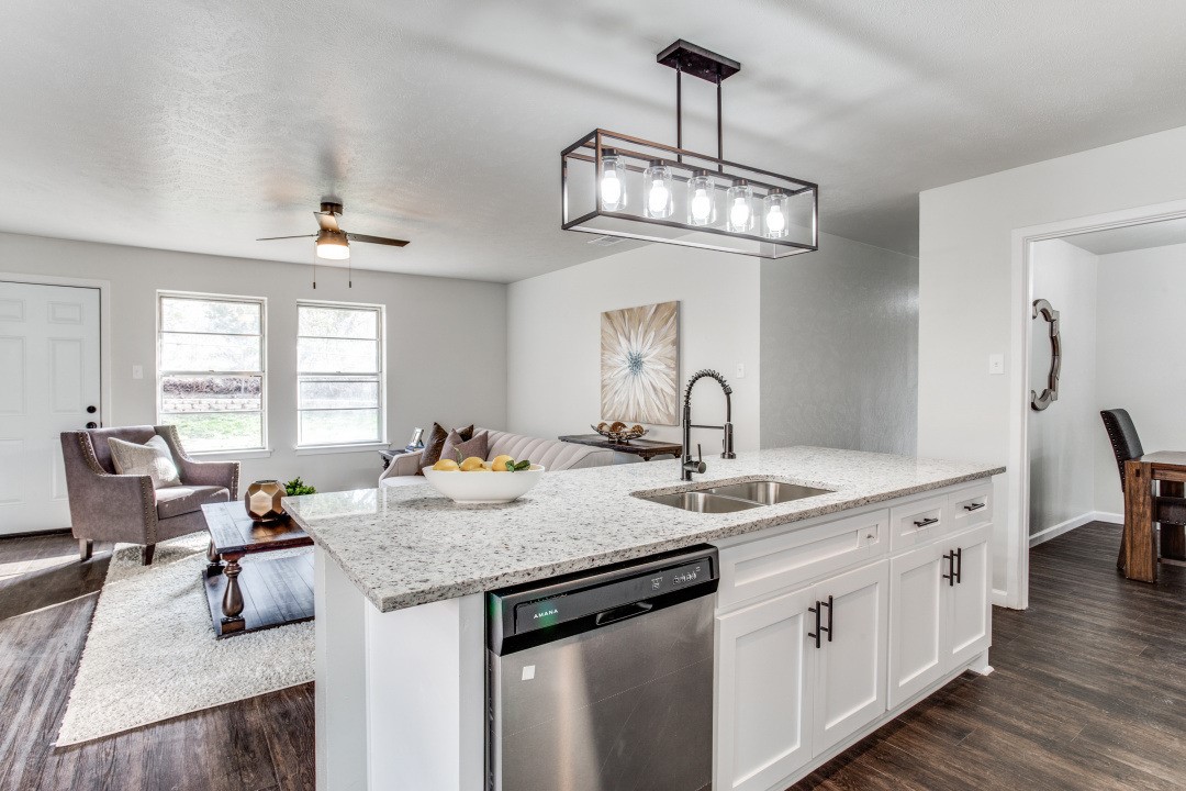 4013 Burkett Drive Benbrook TX 76116