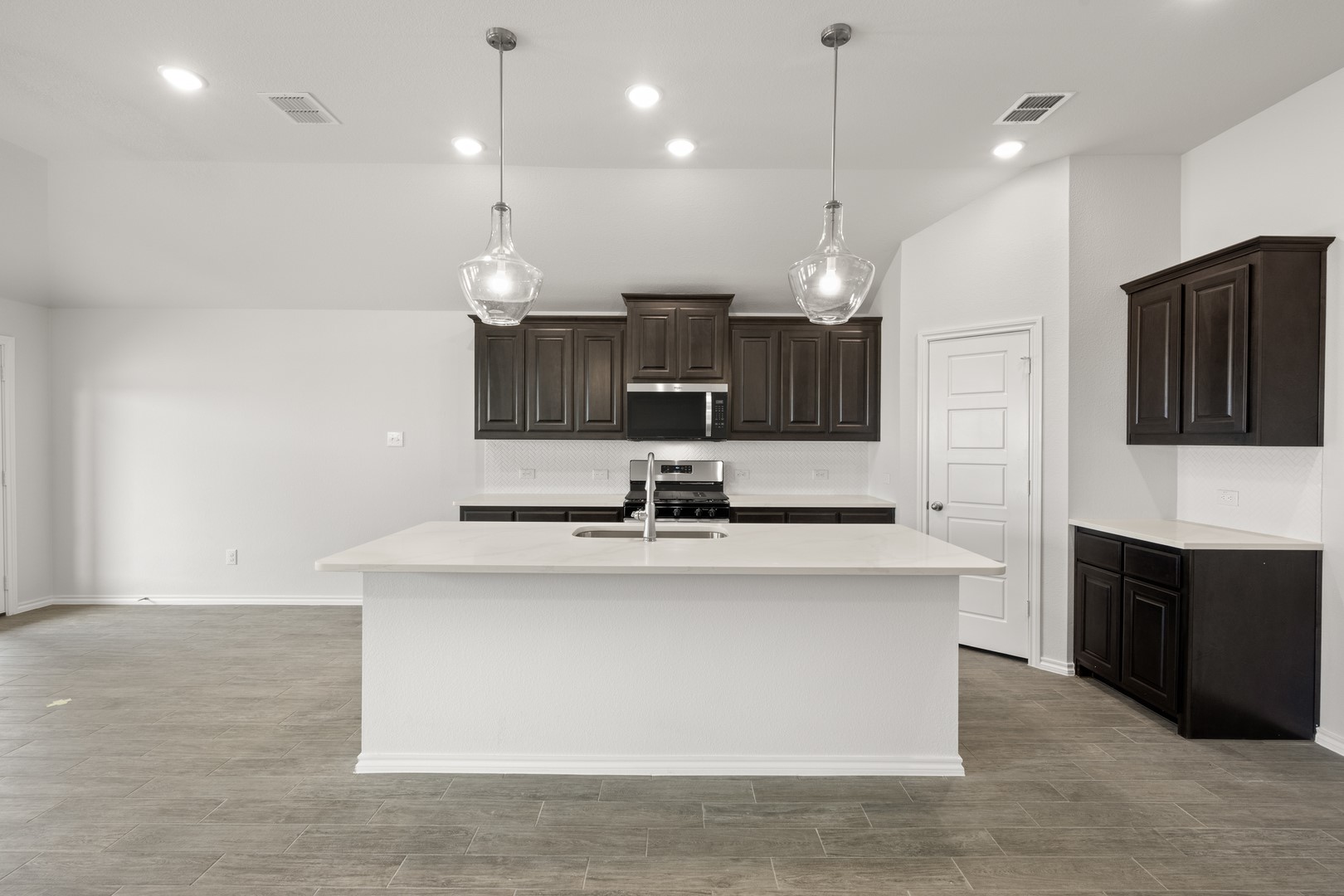 1908 Seminole Drive Cleburne TX 76033