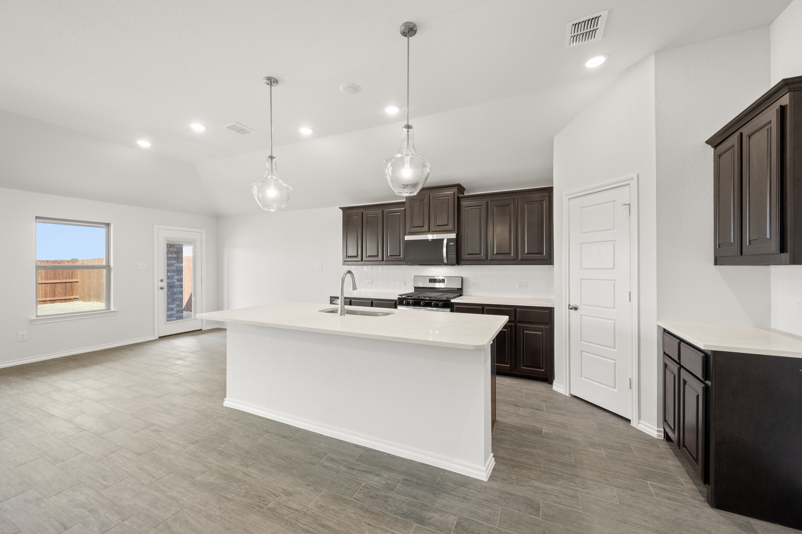 1908 Seminole Drive Cleburne TX 76033
