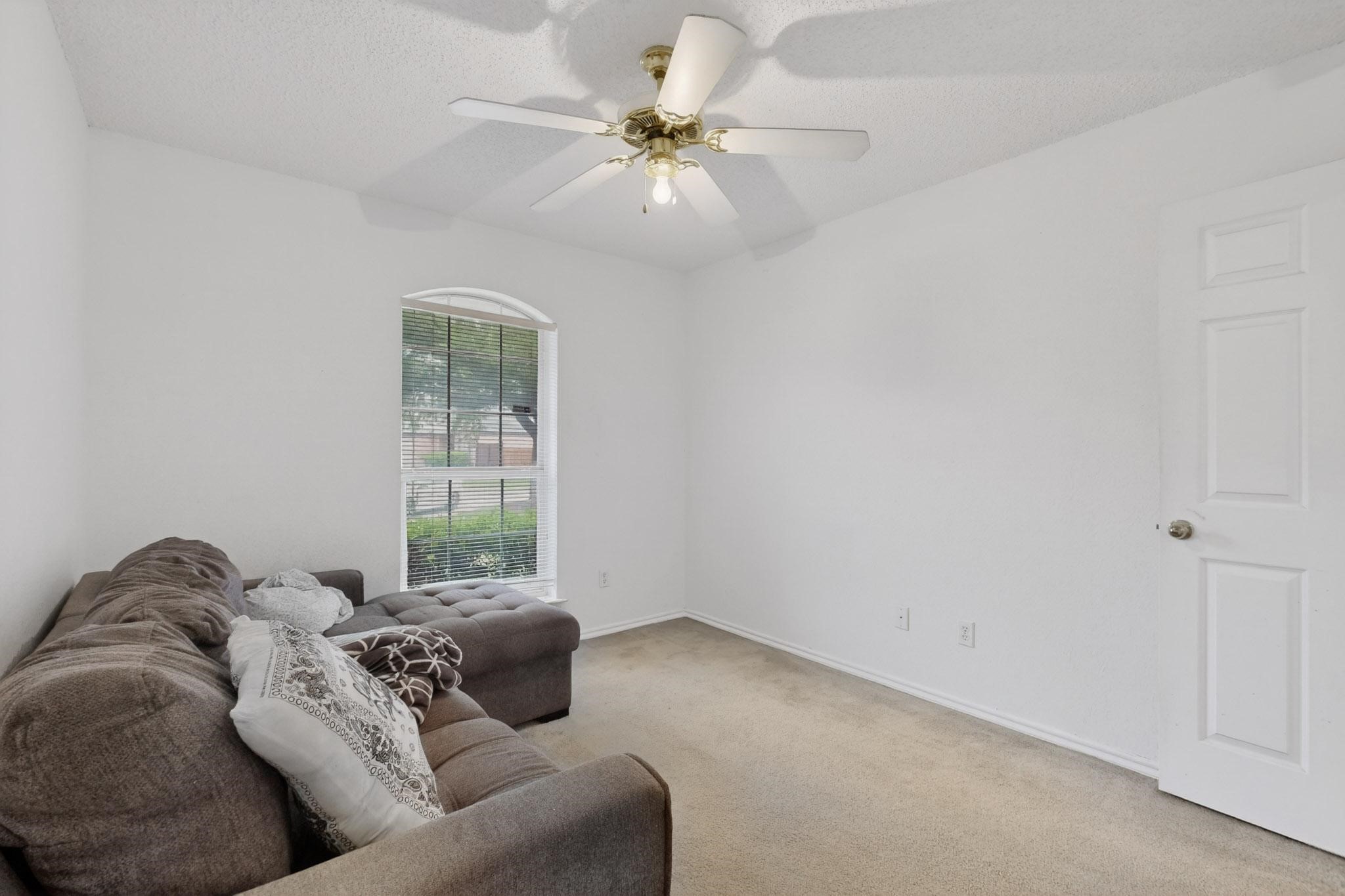 412 Tara Lane Red Oak TX 75154