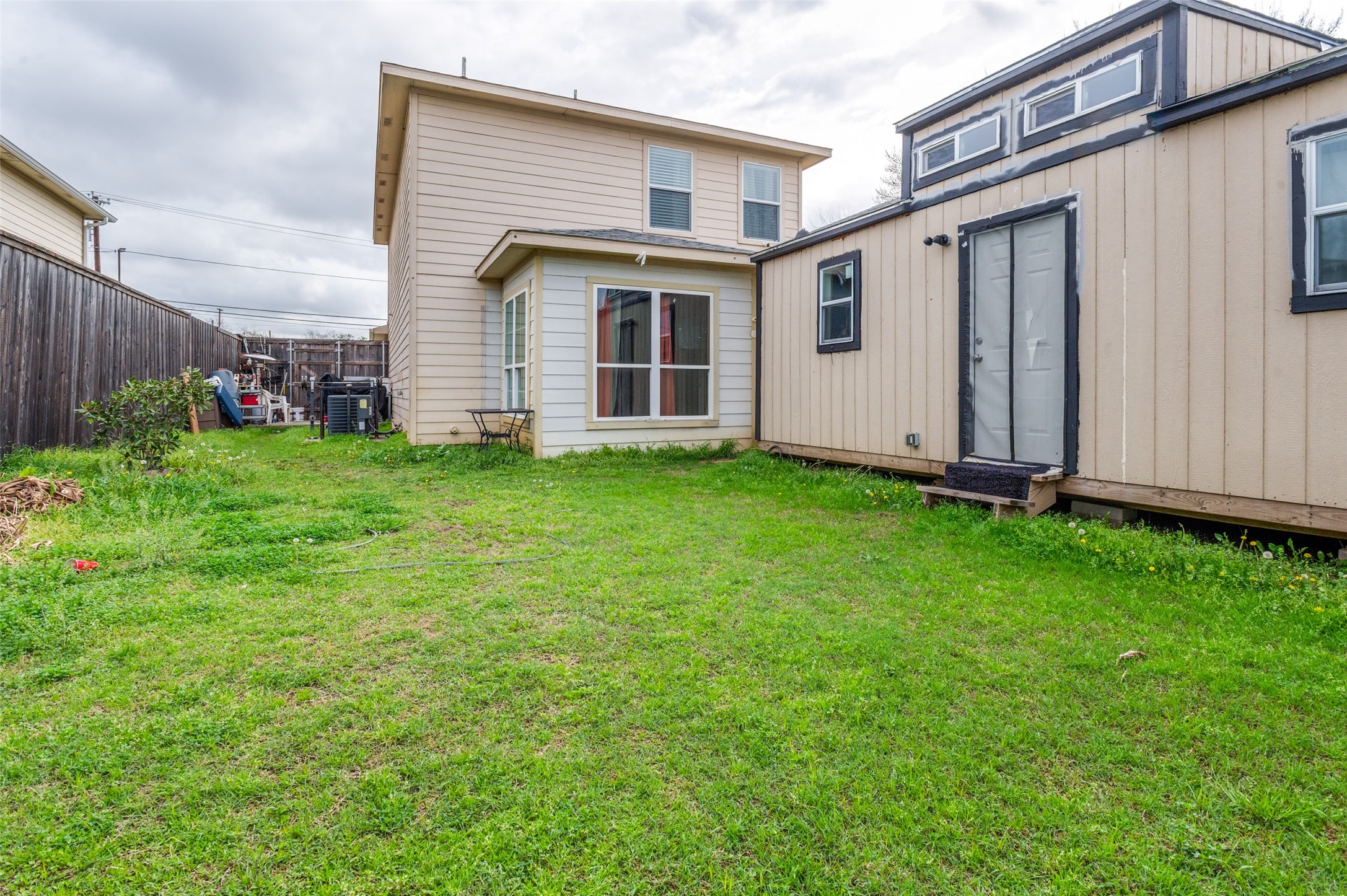 2503 Jim Street Dallas TX 75212