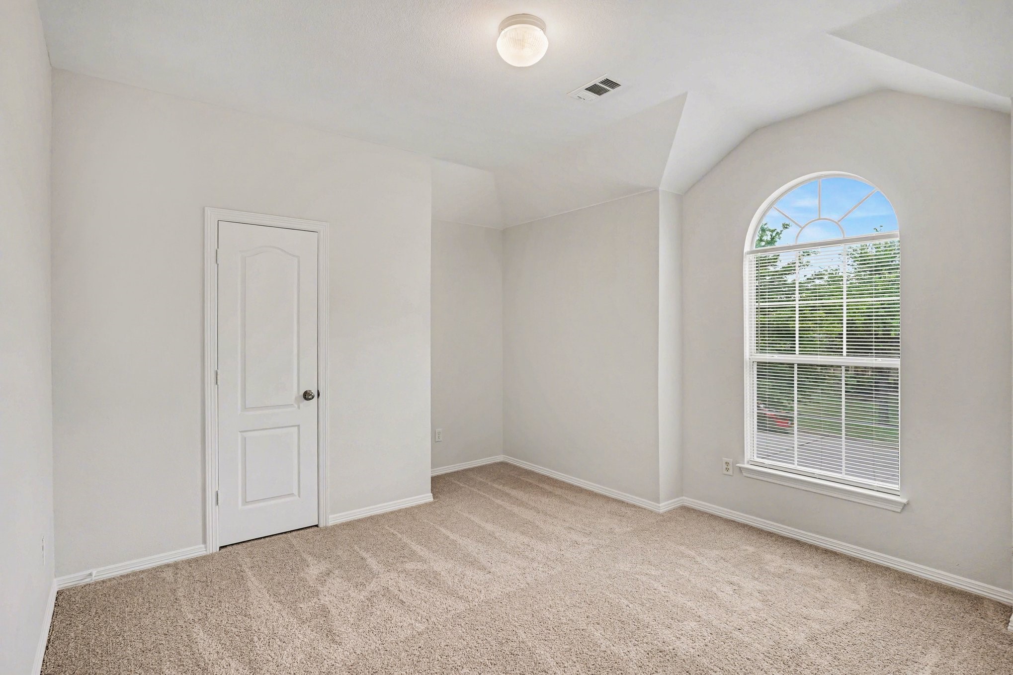 1053 Liberty Circle Hurst TX 76053