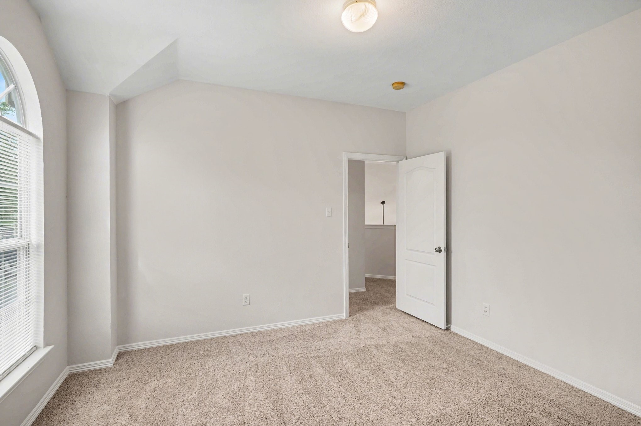 1053 Liberty Circle Hurst TX 76053