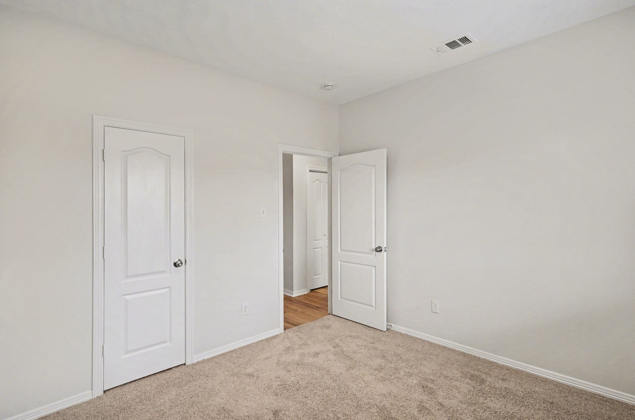 1053 Liberty Circle Hurst TX 76053
