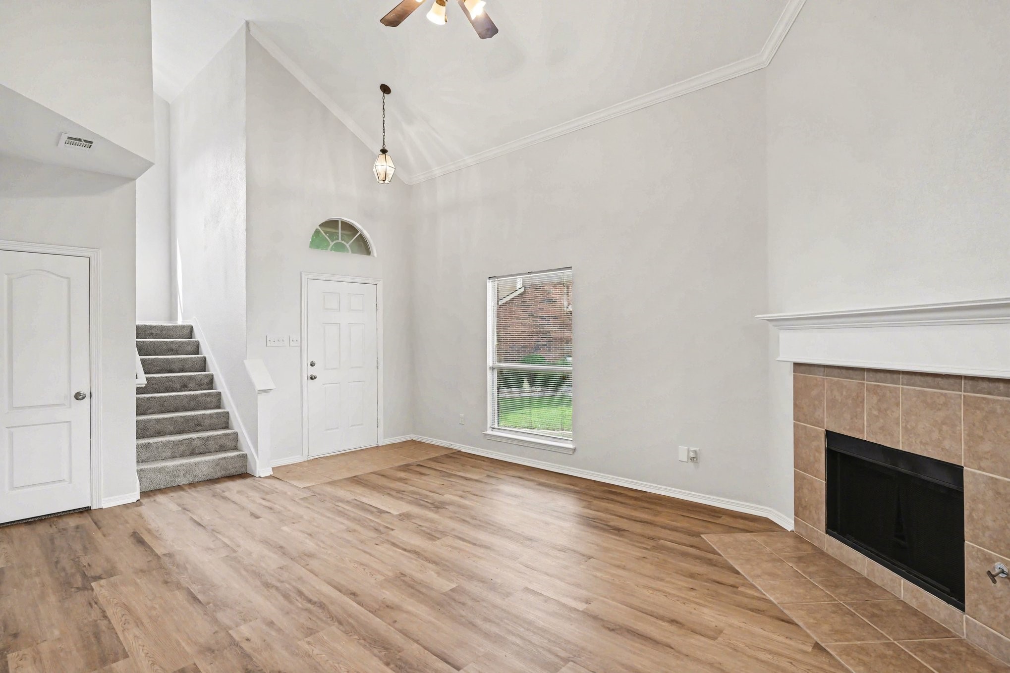 1053 Liberty Circle Hurst TX 76053