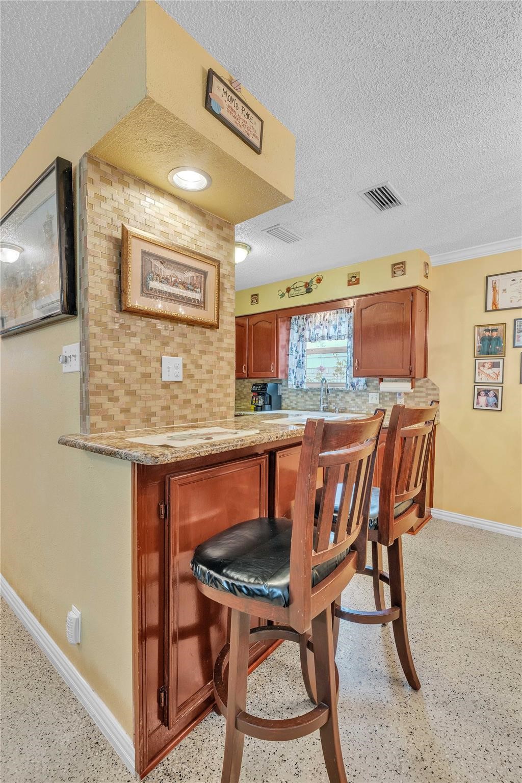 7613 Clover Lane Watauga TX 76148