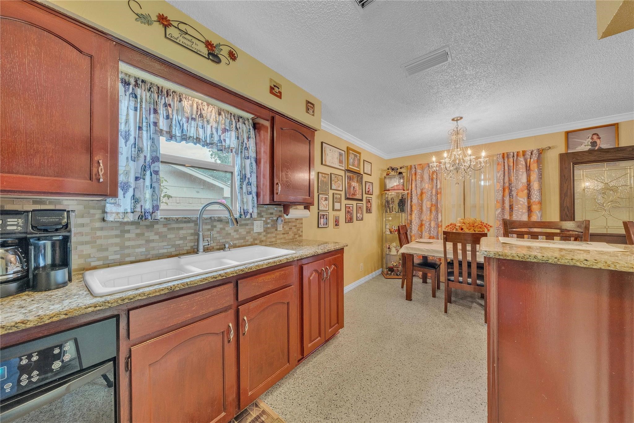 7613 Clover Lane Watauga TX 76148