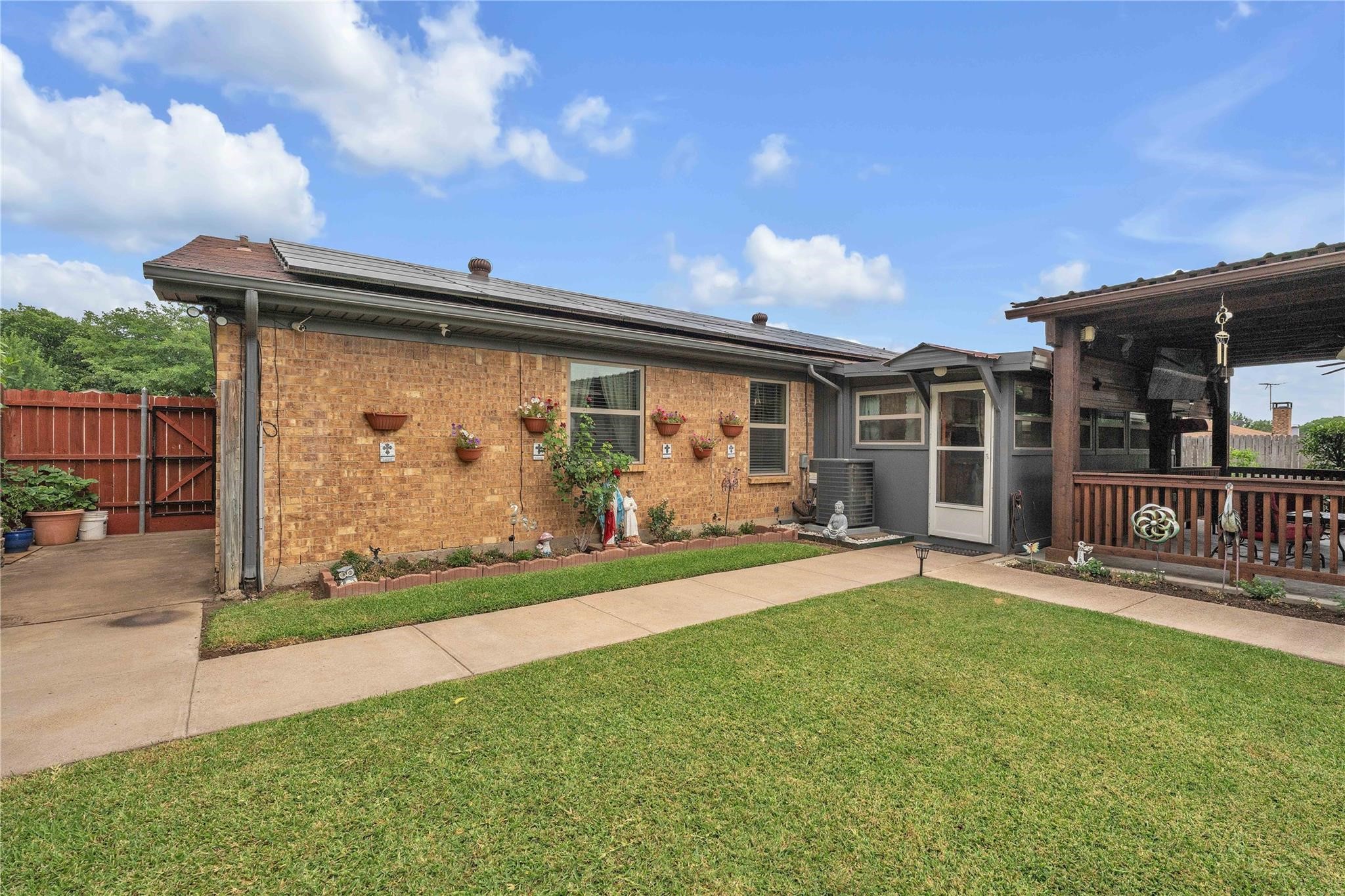 7613 Clover Lane Watauga TX 76148